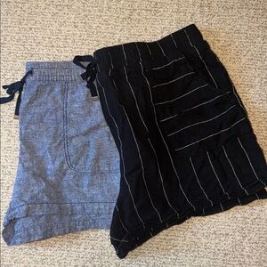 Bundle of 2 linen blend shorts. Ladies XL. Blue chambray and black&white stripe
